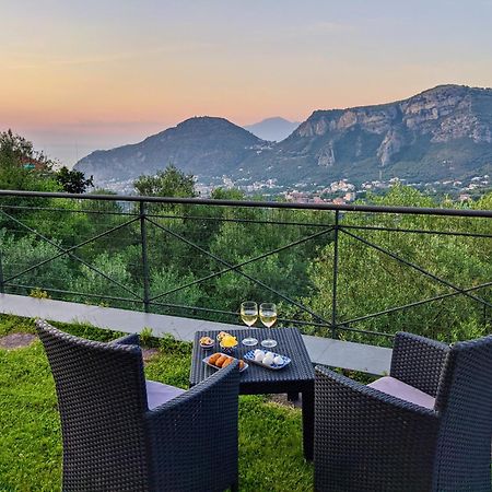 Villa Fanella, Independent House Between Sorrento & Amalfi Piano di Sorrento Exterior foto